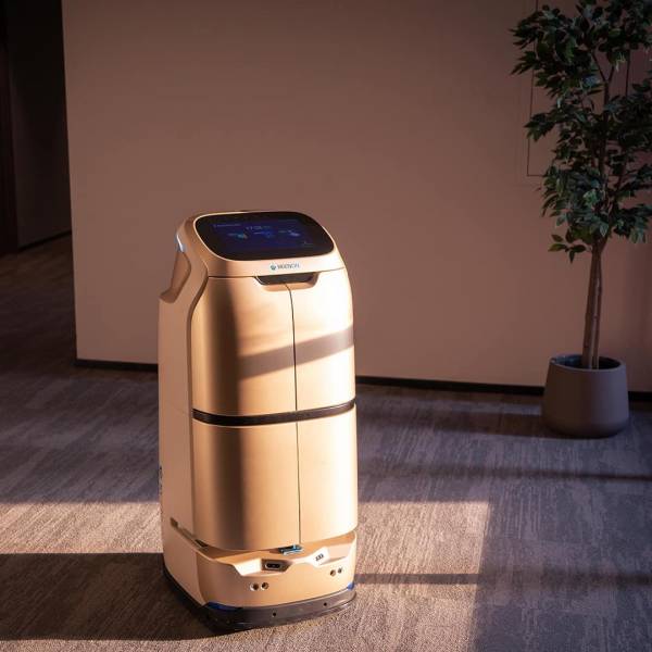 Robot de service pour hôtel by SODECO à Marseille